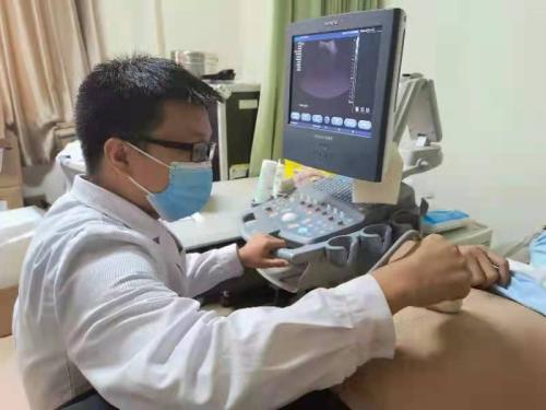 携手共抗肝炎，健康呵护人生——肝胆科举办世界肝炎日公益健康咨询活动